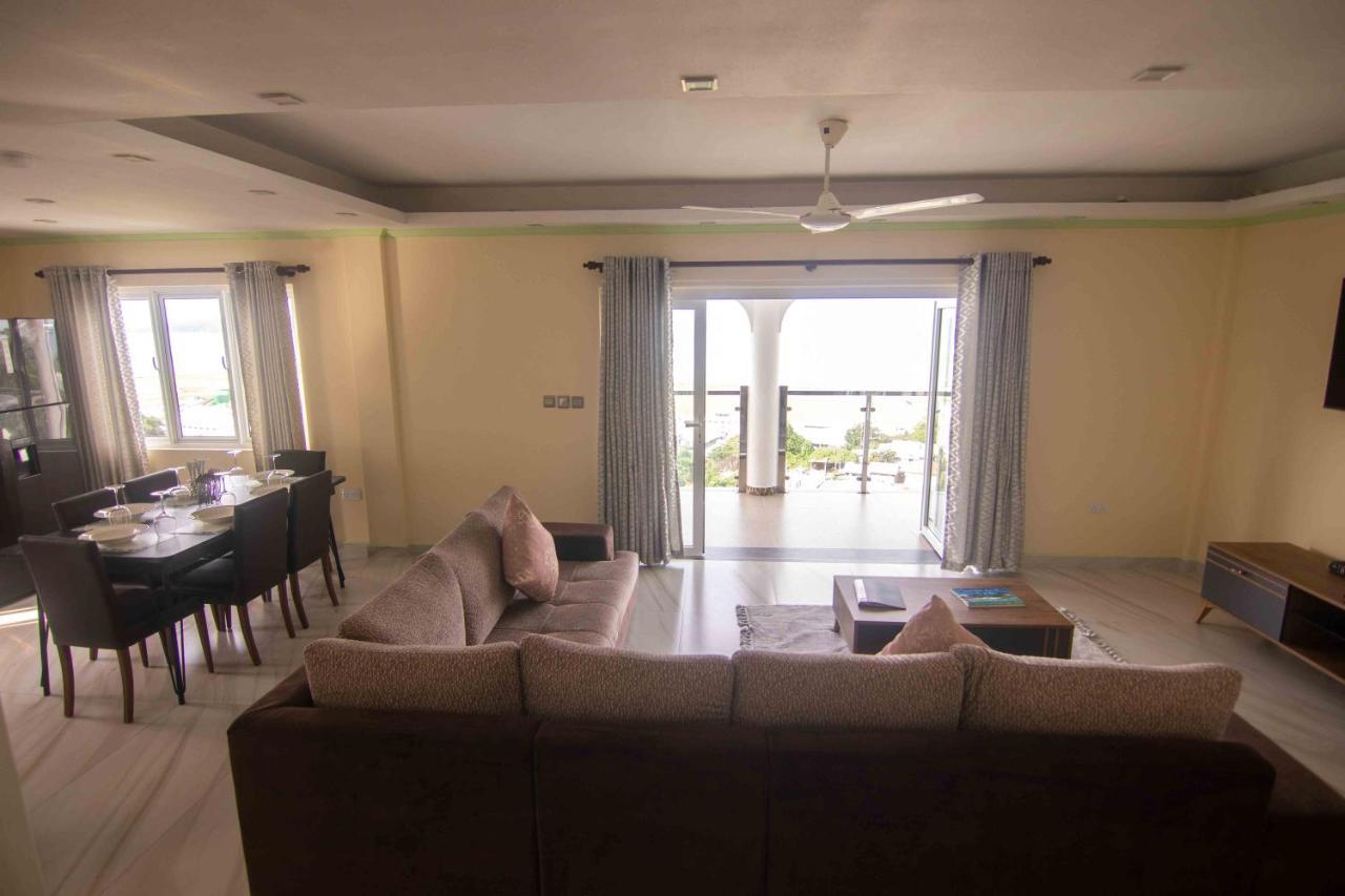 Azamat Self-Catering Apartment Pointe La Rue Екстериор снимка